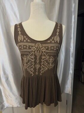Umgee USA Embroidered Taupe Top - M